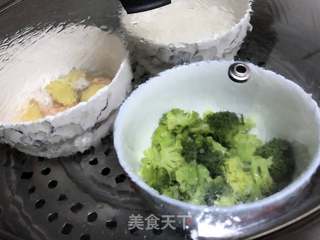 【兔子爱厨房】三文鱼西兰花拌饭~宝宝最爱(1岁以上)的做法步骤:6