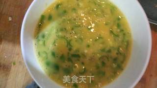 “快手小炒菜”辣椒鸡蛋羹的做法步骤：3