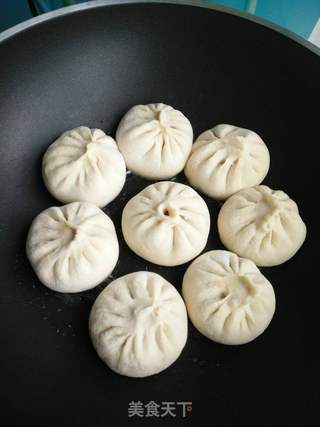 香菇洋葱肉煎包的做法步骤:8