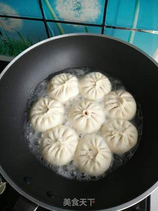 香菇洋葱肉煎包的做法步骤:10