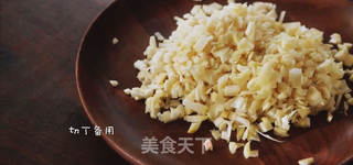 让人惊艳的大虾抱蛋饺的做法步骤：1