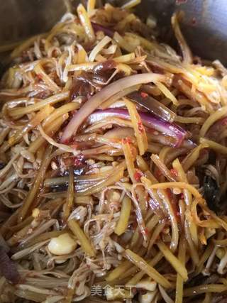 小酸甜口~凉拌金针菇土豆丝的做法步骤:6