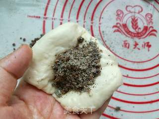 发面红糖黑芝麻花生饼的做法步骤：16