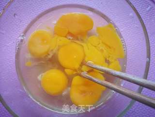 芦笋厚蛋烧的做法步骤:4