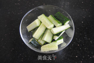 黄瓜梨汁的做法步骤:2