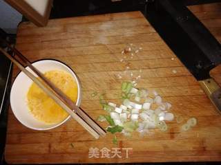 小满日食记《蛋炒饭》的做法步骤：2