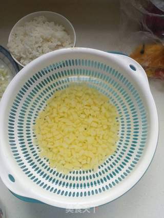 蛋炒饭的做法步骤:2