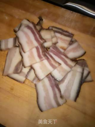 土豆腊肉焖饭的做法步骤：2