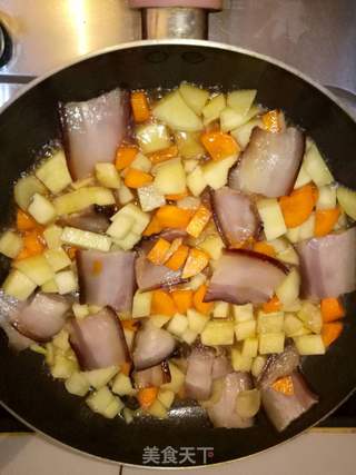 土豆腊肉焖饭的做法步骤：5