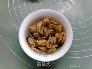 淡菜青瓜鸡蛋汤的做法步骤:2