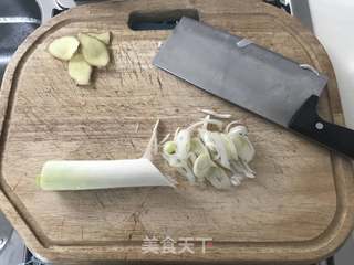 芦笋木耳虾仁水饺(完整版)的做法步骤:4