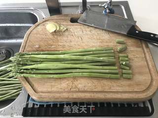 芦笋木耳虾仁水饺(完整版)的做法步骤:6