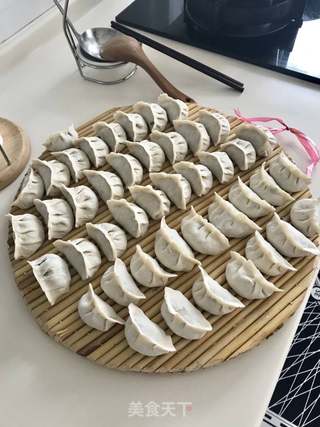 芦笋木耳虾仁水饺(完整版)的做法步骤:20