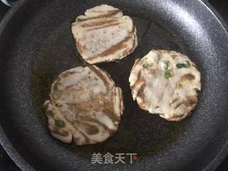 香葱芝麻酱豆渣饼的做法步骤:13