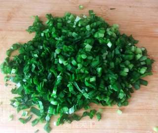 三文鱼韭菜炒饭#快手小炒菜#的做法步骤:2