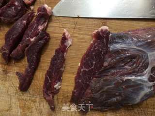 香辣牛肉的做法步骤：1