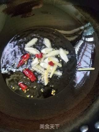 牛肉炒粉的做法步骤：3