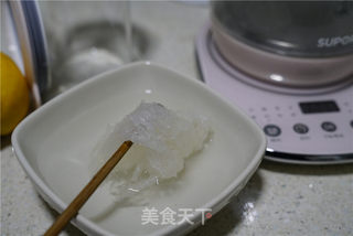 黄桃燕窝糖水的做法步骤:3