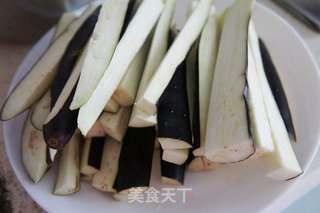 蒜香拌茄条的做法步骤:2