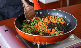 时蔬松茸炒饭的做法步骤:2