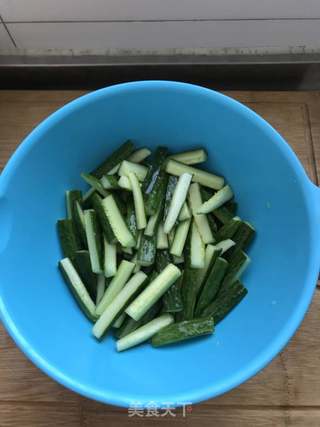 秘汁黄瓜条的做法步骤:3