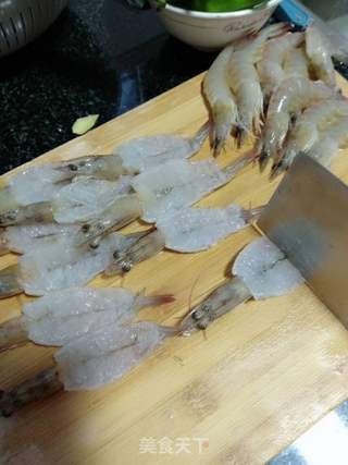 蒜蓉粉丝虾的做法步骤:3