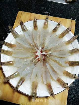 蒜蓉粉丝虾的做法步骤:4