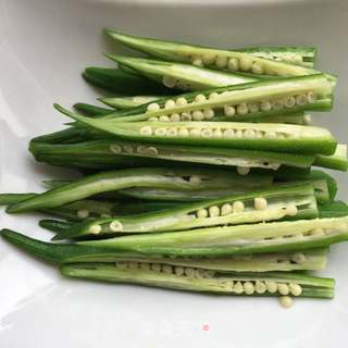 虾油拌秋葵的做法步骤:4