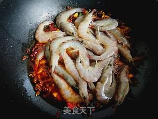 鲜虾:蒜蓉酱汁烤鲜虾的做法步骤:5