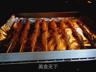 鲜虾:孜然烤虾串的做法步骤:7