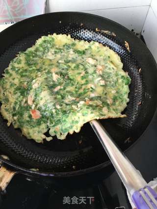 韭菜虾仁蛋饼的做法步骤：16