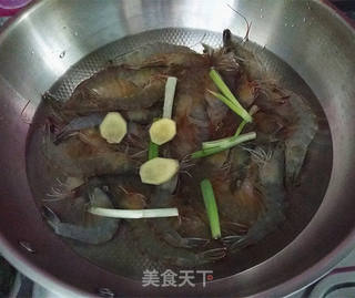 白灼对虾的做法步骤:3