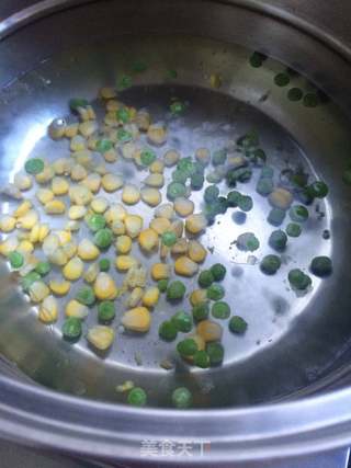 芝士虾仁焗馍片的做法步骤:2
