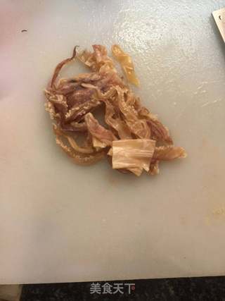 鲜虾干鱿瘦肉粥的做法步骤:2