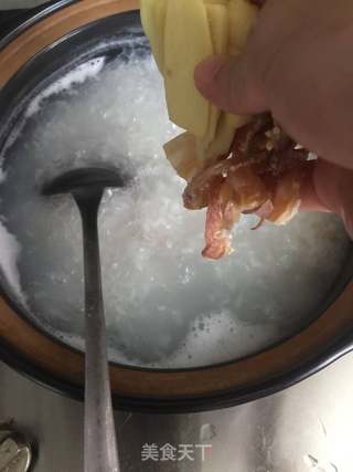 鲜虾干鱿瘦肉粥的做法步骤:6