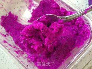 火龙果冰沙奶盖雪顶的做法步骤:3