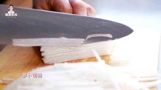炎热的夏日,无法拒绝的清爽-韩式辣拌萝卜丝的做法步骤:2