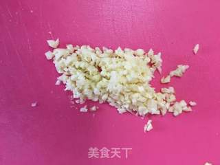 蒜蓉蒸对虾的做法步骤：2