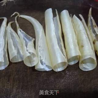 鳝胶羊肚菌炖猪腱的做法步骤:2