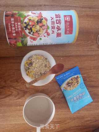 3分钟水果燕麦营养早餐的做法步骤:2