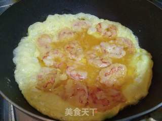 滑蛋虾仁的做法步骤：7