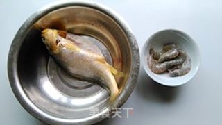 海鲜面的做法步骤:2