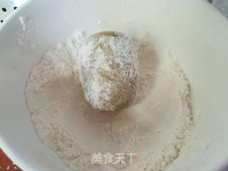 广式月饼-莲蓉蛋黄月饼的做法步骤:15