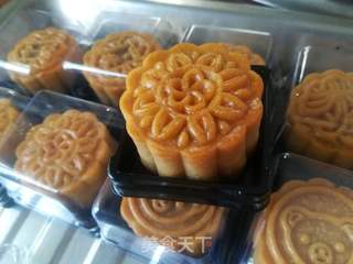 广式月饼-莲蓉蛋黄月饼的做法步骤:23