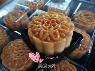 广式月饼-莲蓉蛋黄月饼的做法步骤:25