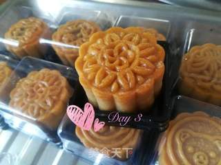 广式月饼-莲蓉蛋黄月饼的做法步骤:26
