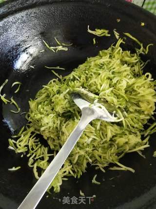 全麦虾仁角瓜蒸饺的做法步骤:12