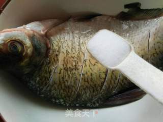 双椒豆瓣边鱼块的做法步骤:2