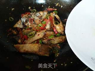 双椒豆瓣边鱼块的做法步骤:12