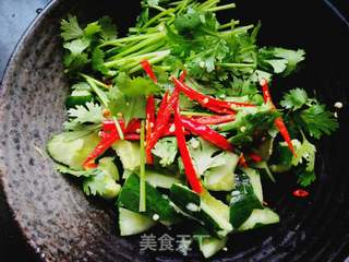 香菜拌黄瓜的做法步骤:4